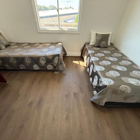 Hampton Court Apartments Μπρίσμπεϊν Εξωτερικό φωτογραφία