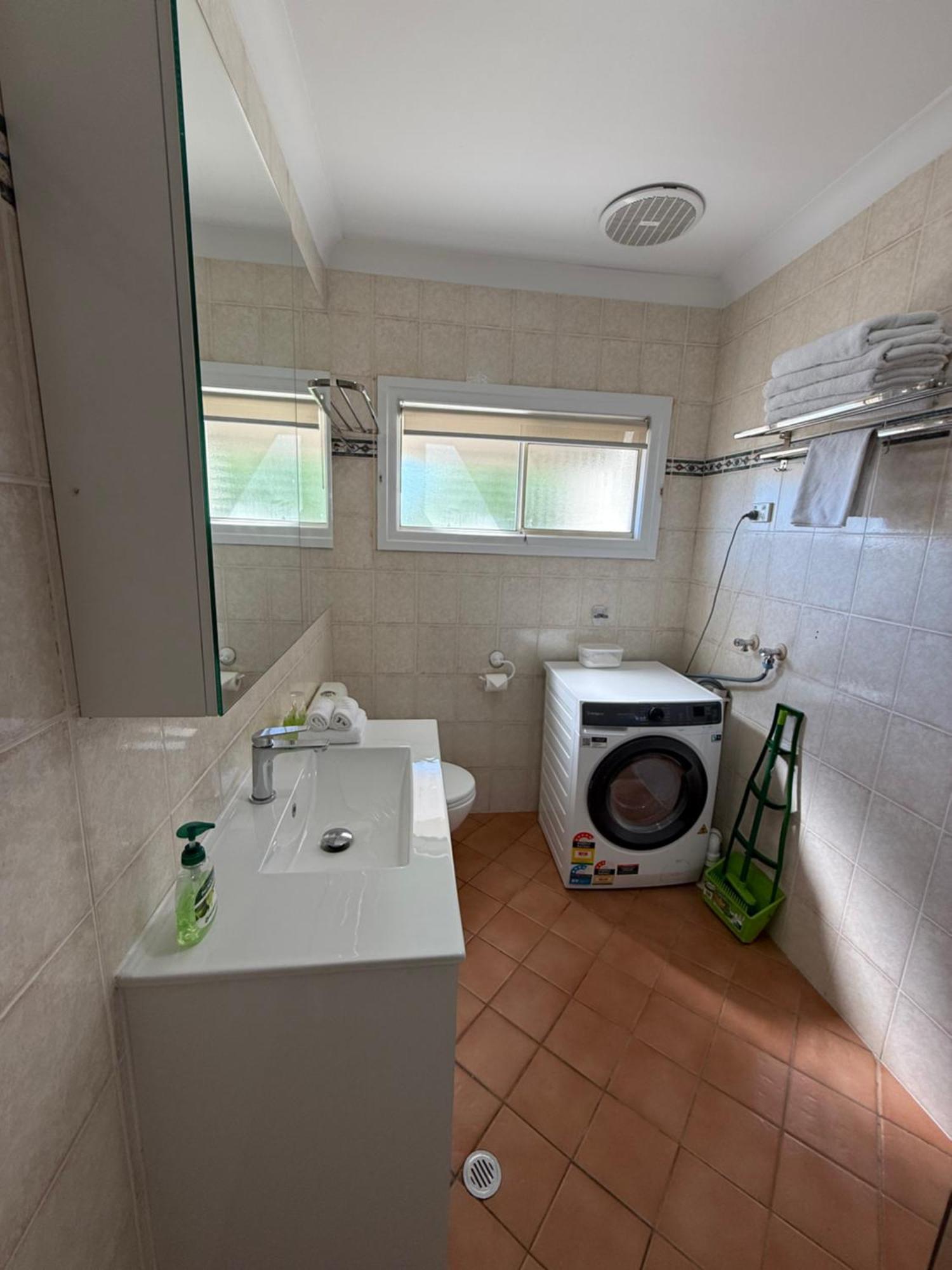 Hampton Court Apartments Μπρίσμπεϊν Εξωτερικό φωτογραφία