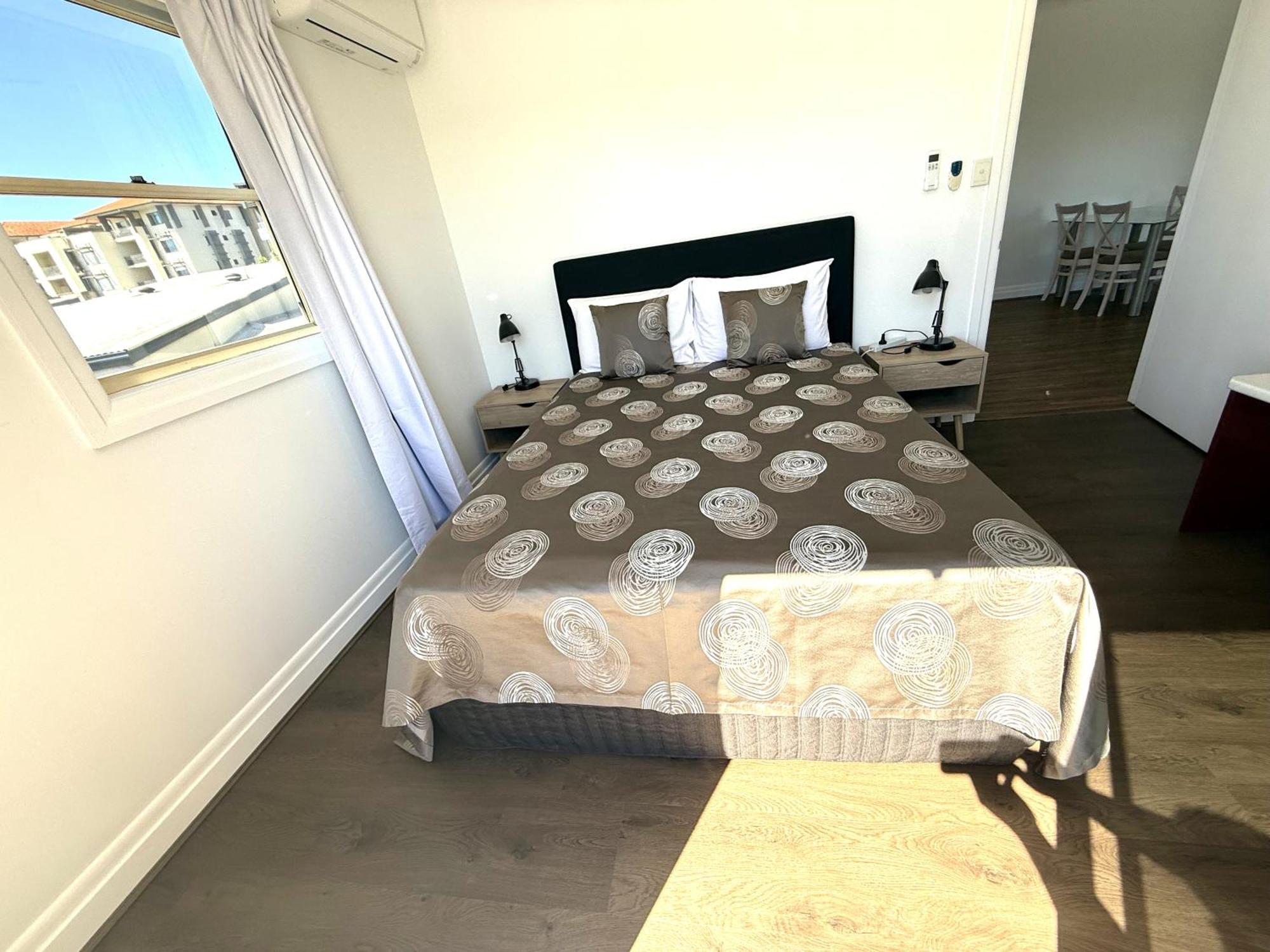 Hampton Court Apartments Μπρίσμπεϊν Εξωτερικό φωτογραφία